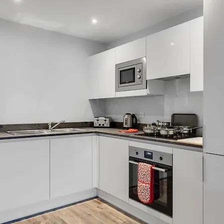 Stunning 2 Bed Flat *