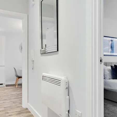 Stunning 2 Bed Flat Apartment Birmingham